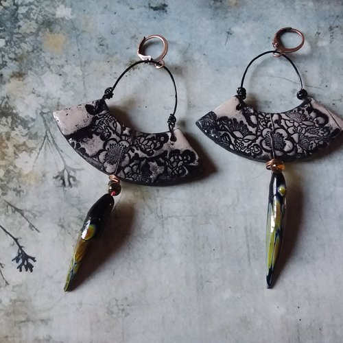 Boucles d’oreilles originales en argile polymère et verre filé,  création artisanale