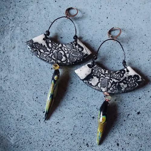 Boucles d’oreilles originales en argile polymère et verre filé,  création artisanale