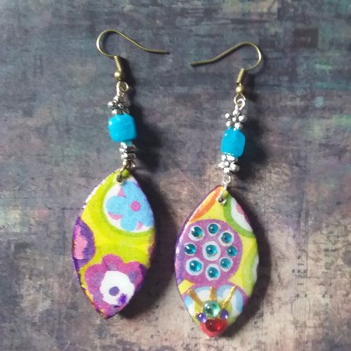 Boucles d’oreilles multicolores