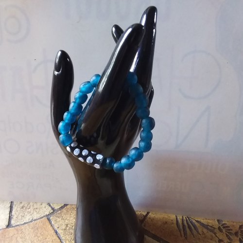 Bracelet élastique en perles de verre recyclé,  bleu