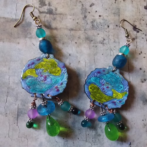 Boucles d’oreilles, cuivre émaillé, verre filé,  verre recyclé ghana, poisson, poétique, création artisanale