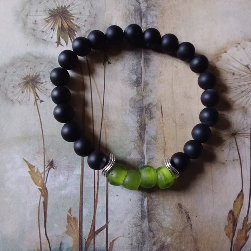 Bracelet élastique unisexe,  perles d’onyx, et de verre recyclé,  création artisanale