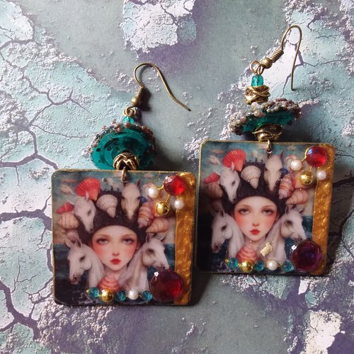 Boucles d’oreilles absolument originales, légères,  fantastiques, oniriques,  ooak, création artisanale