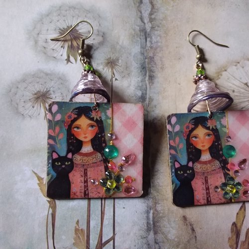 Boucles d’oreilles série chats noirs,  légères, bois,  perles filées, romantiques, création artisanale