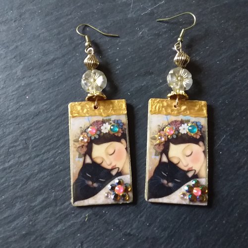 Boucles d’oreilles série chats noirs,  bois décoré,  perles de bohème, zamak, légères,  création artisanale