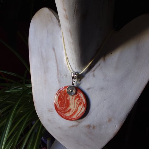 Collier médaillon unisexe sur cordon,  création artisanale