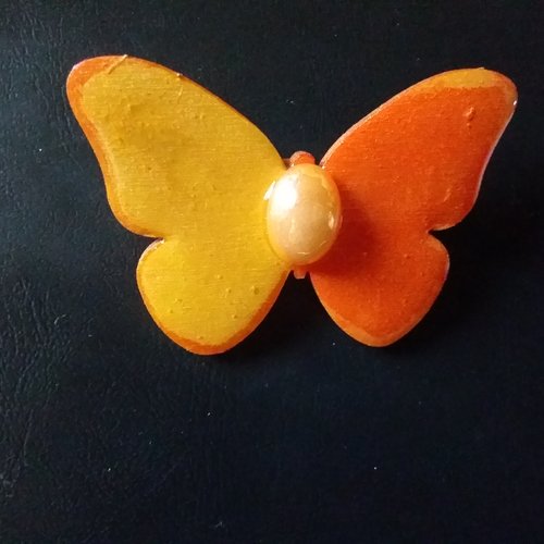 Petite broche papillon, bois décoré et résiné,  création artisanale, idée cadeau