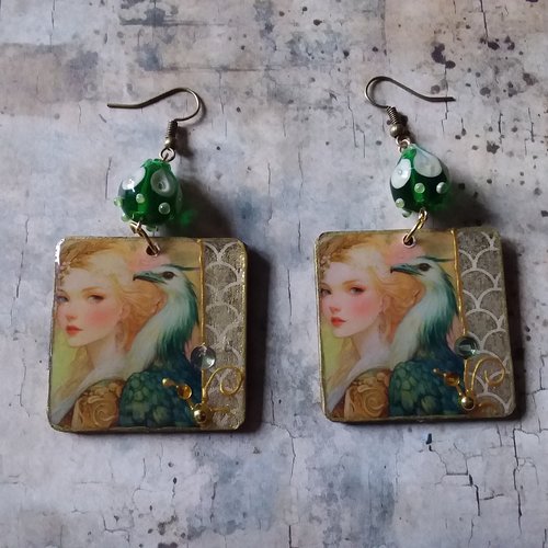 Romance médiévale...boucles d’oreilles,  bois décoré, perles au chalumeau,  création artisanale unique