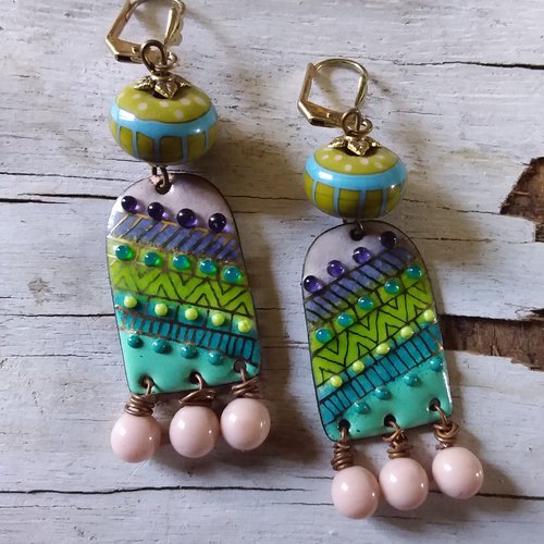 Boucles d’oreilles en cuivre émaillé et perles de verre au chalumeau