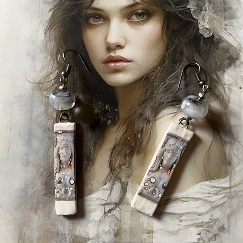 Visage grec…boucles d’oreilles artisanales en céramique et perles au chalumeau