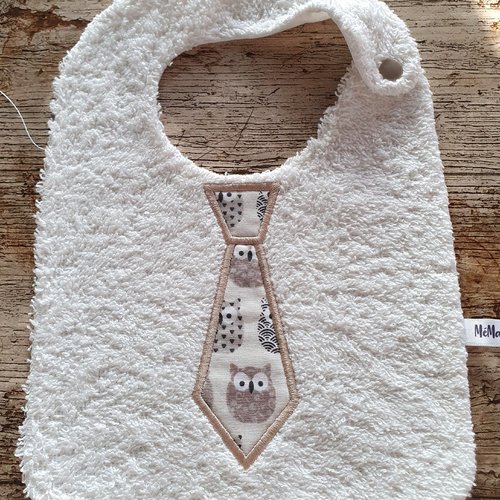 Bavoir éponge bébé/enfant/garçon personnalisable avec cravate coton fantaisie/broderie sable