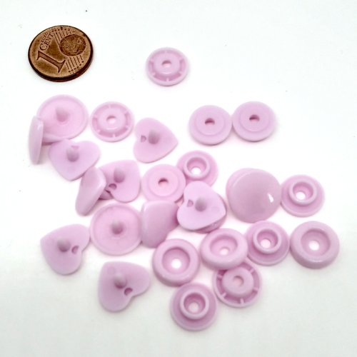 Lot de 10 boutons pressions acrylique rose pale forme coeur