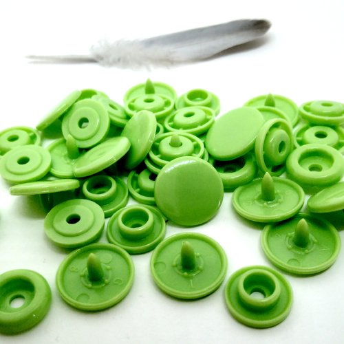 Lot de 10 boutons pressions acrylique vertes forme ronde