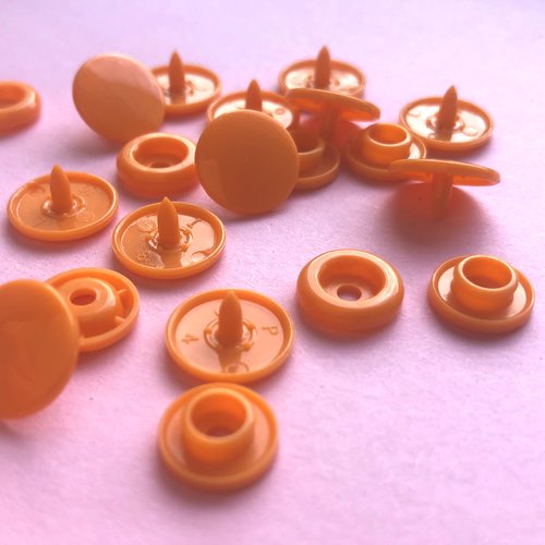 Lot de 10 boutons pressions acrylique orange