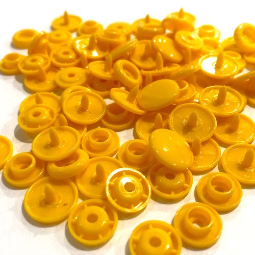 Lot de 10 boutons pressions acrylique jaune
