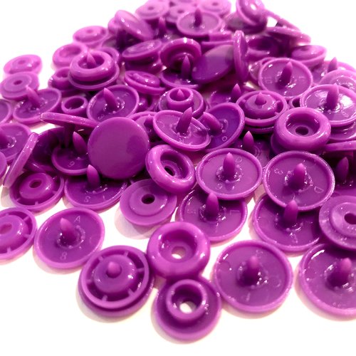 Lot de 10 boutons pressions acrylique violet