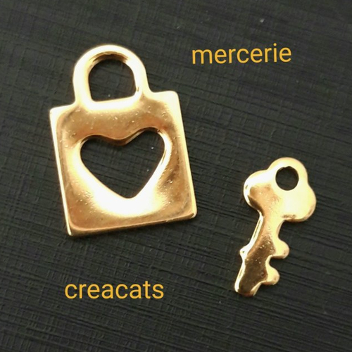 X 2 pendentifs breloque  acier inoxydable doré 1 cadenas coeur et 1 clé