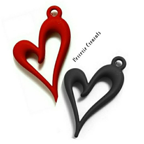 1 pendentif coeur rouge ou noir