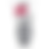 Pendentif halloween squelette fille émaillé blanc noeud ruban rose sur fond noir