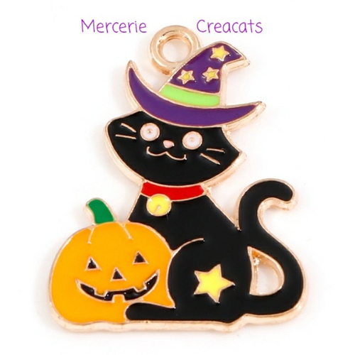 Pendentif halloween chat noir à chapeau et sa citrouille sur fond doré