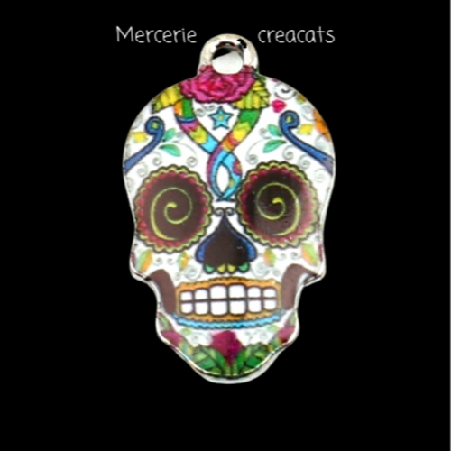 1 pendentif  crâne tête de mort mexicaine calaveras halloween émaillé sur métal argenté