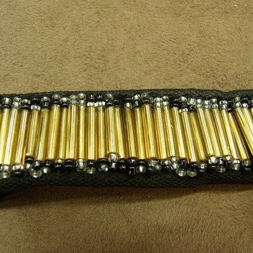 Ruban perlé de rocaille or, brodée sur voile et tulle noir, largeur total: 5.5 cm / 2.5 cm