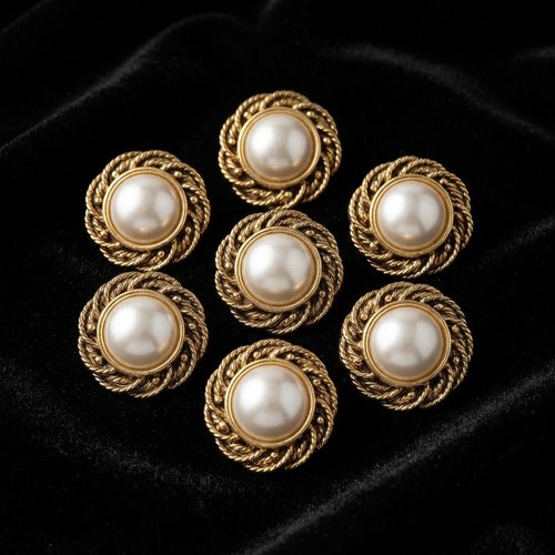 Lot de 6 bouton bijou acrylique blanc cassé & bordure dorée – 18 mm –