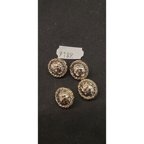 Bouton acrylique de belle qualité et vintage  argent, 17 mm,vendu par 6 / soit 0.75€ l'unité