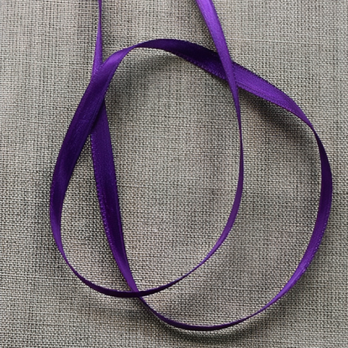 Ruban satin violet,6 mm ,vendu par 4 mètres, soit 0,50€ le métre