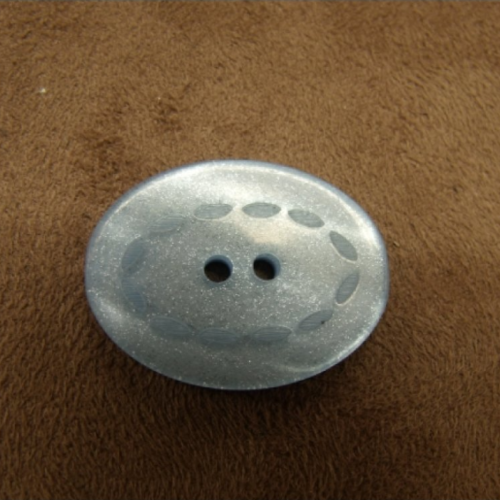 Bouton ovale acrylique à 2 trou bleu ciel,largeur: 28 mm / hauteur: 22 mm, de belle qualité