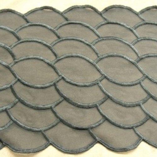 Dentelle de calais noire, 18 cm, de fabrication française