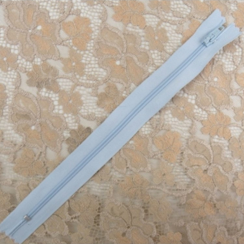 Fermeture a glissière bleu clair, 20 cm, de belle qualité