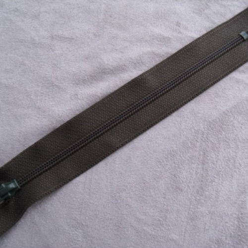 Fermeture a glissière vert miliaire ,15 cm