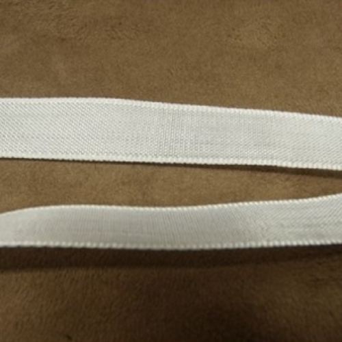 Promotion ruban extra fort blanc ,1.5 cm,vendu par 5 mètres, soit 0.52 € le mètre