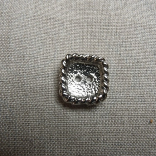 Bouton carré argent métal à 2 trous, de belle qualité,18 mm
