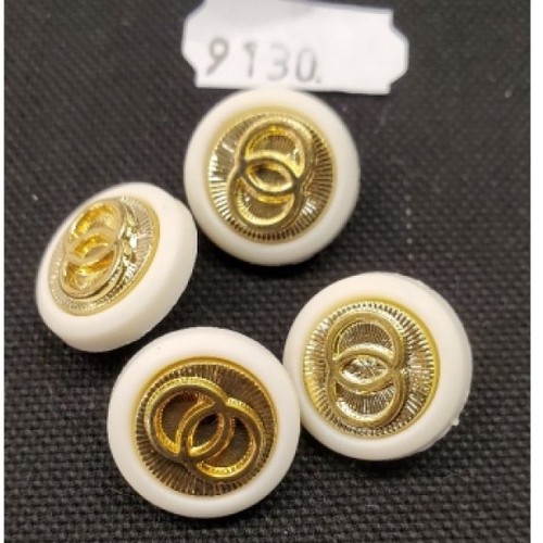 Nouveau bouton acrylique composé blanc et or,18 mm,vendu par 6 /soit 0,91 € l'unité