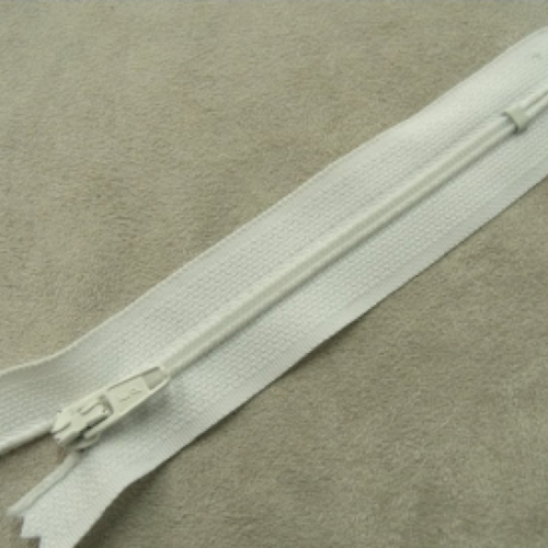 Fermeture a glissière blanc bout blanc ,10 cm