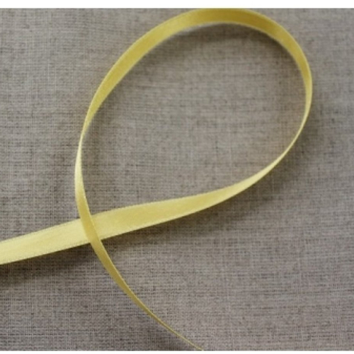 Promotion ruban satin 2 faces jaune, 10 mm, vendu par 20 mètres, soit 0.60€ le mètre