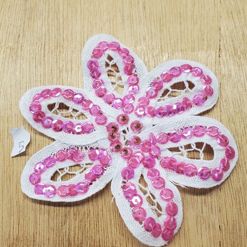 Écusson à coudre motif fleur blanc & rose fushia,10 cm