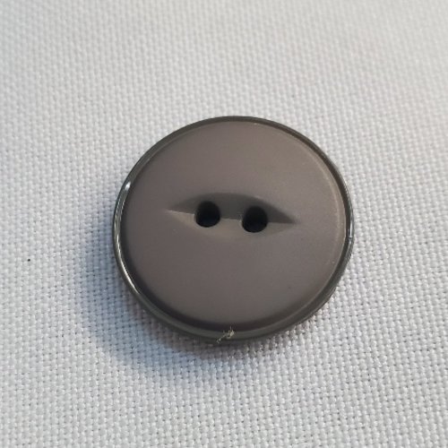 Bouton acrylique rond fente oeil - gris taupe satiné - 22 mm