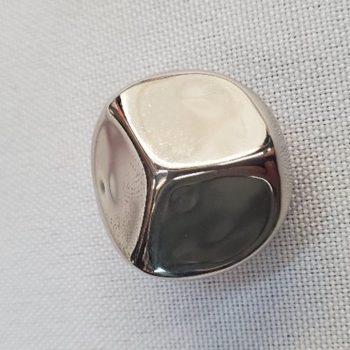 Bouton métal argenté "pyramide bombée" - 23 mm