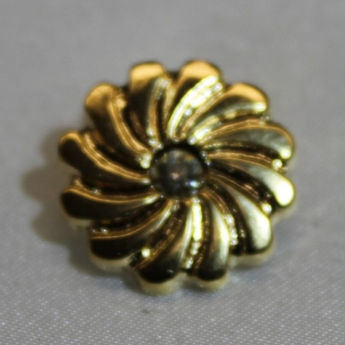 Bouton bijou fleur strass central métal doré 18 mmsuper résistant et très décoratif en bouton ou à détourner