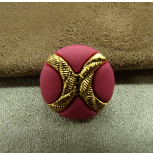 Bouton acrylique doré sur fond rose,18 mm,de belle qualité