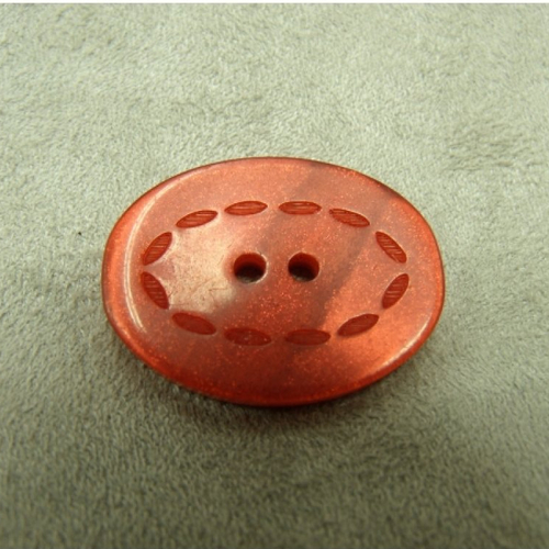 Bouton ovale acrylique à 2 trou rouge,largeur: 28 mm / hauteur: 22 mm