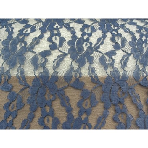 Dentelle de calais en laize bleu marine ,motif floral, très belle qualité,150 cm