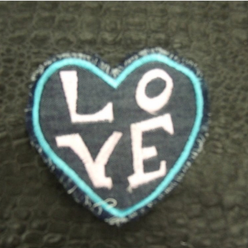 Ecusson à coudre- motif:: jean's coeur love rose pâle et bleu, largeur 8,5cm sur hauteur 8cm