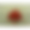 Ecusson à coudre trèfle pailleté rouge, largeur 5cm sur hauteur 6cm