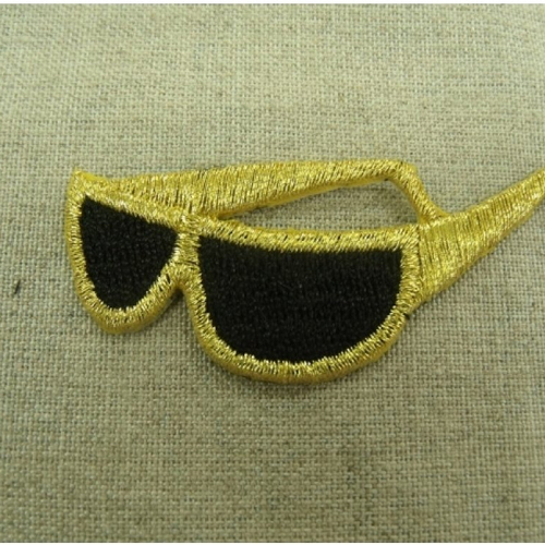 Ecusson thermocollant- lunette de soleil or et noir avec branche ,largeur 6,5cm sur hauteur 2cm