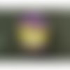 Ecusson thermocollant- motif: bonhomme souriant - violet et jaune ,largeur 3 cm sur hauteur 5 cm