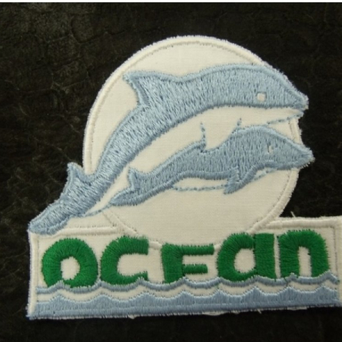Ecusson thermocollant- motif dauphin - ocean- bleu,,largeur: 5 cm/ hauteur 6,5 cm